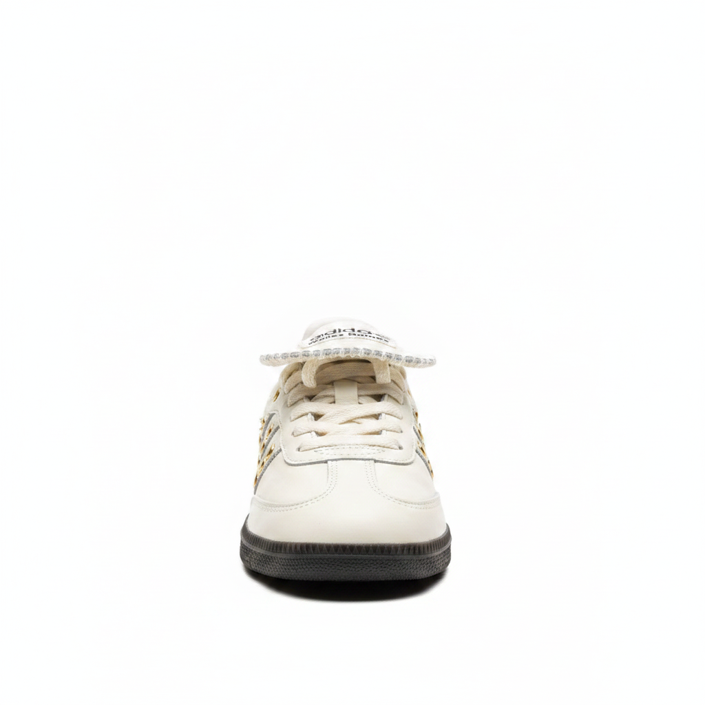 Low-Top Sneaker